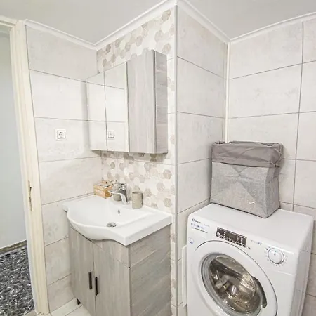 Apartament Fully Renovated Close To The Bus Station And The Center!